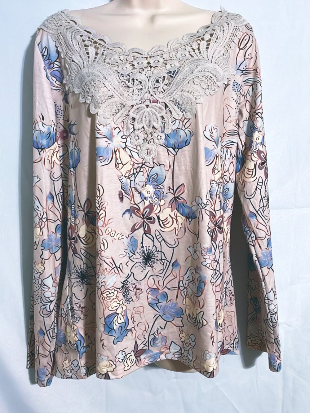 Cute Embroidered Floral Top Size XL
